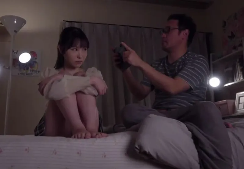 Mẹ tái hôn, bảo bối đáng thương bị bố dượng đâm cả lỗ trên lẫn lỗ dưới