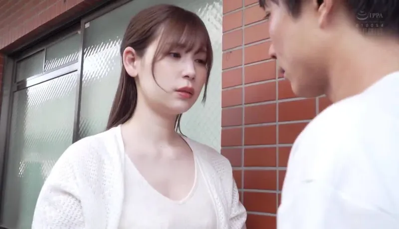 Người chồng tẻ nhạt, bà xã nhận ra cậu thanh niên nhà đối diện tốt hơn