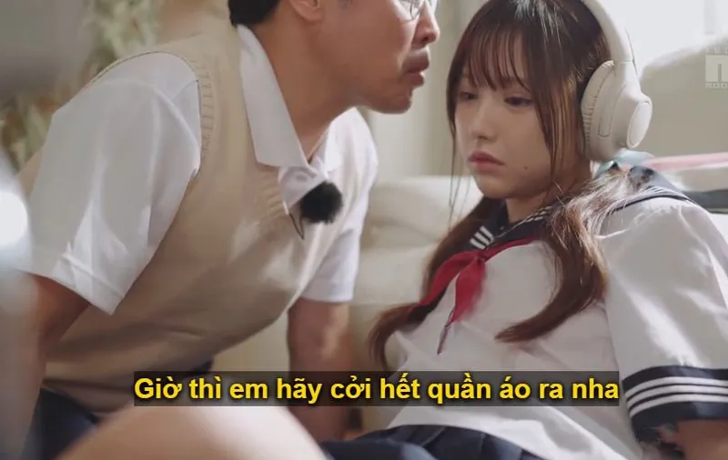 Gã cạnh bên nhà giả làm thầy giáo thôi miên em em học sinh để giở trò đồi bại