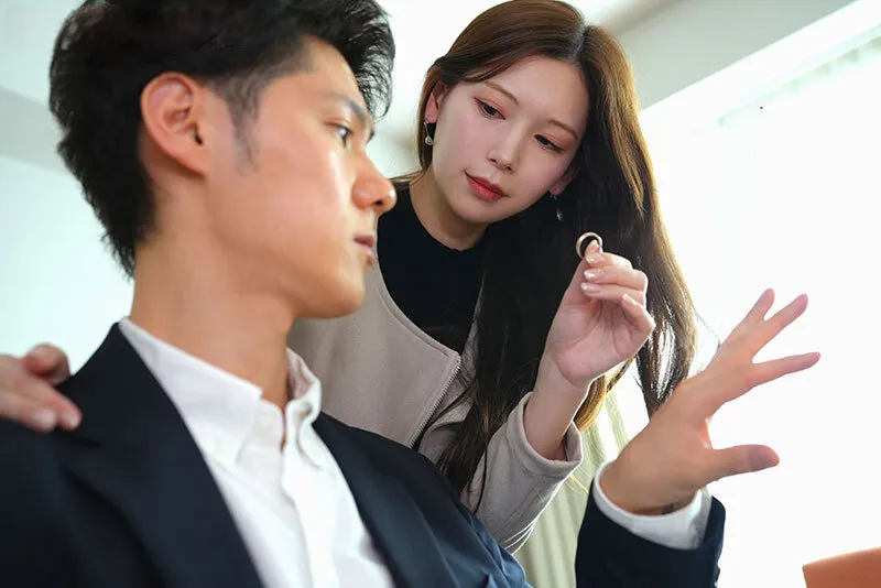 Người vợ đi đi chơi, anh xã ở nhà bị nhỏ em cô vợ gạ quan hệ không trượt phát nào